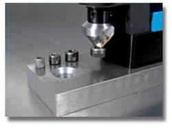 Countersink kit for portable magnetic drills makes 82 degree countersinks